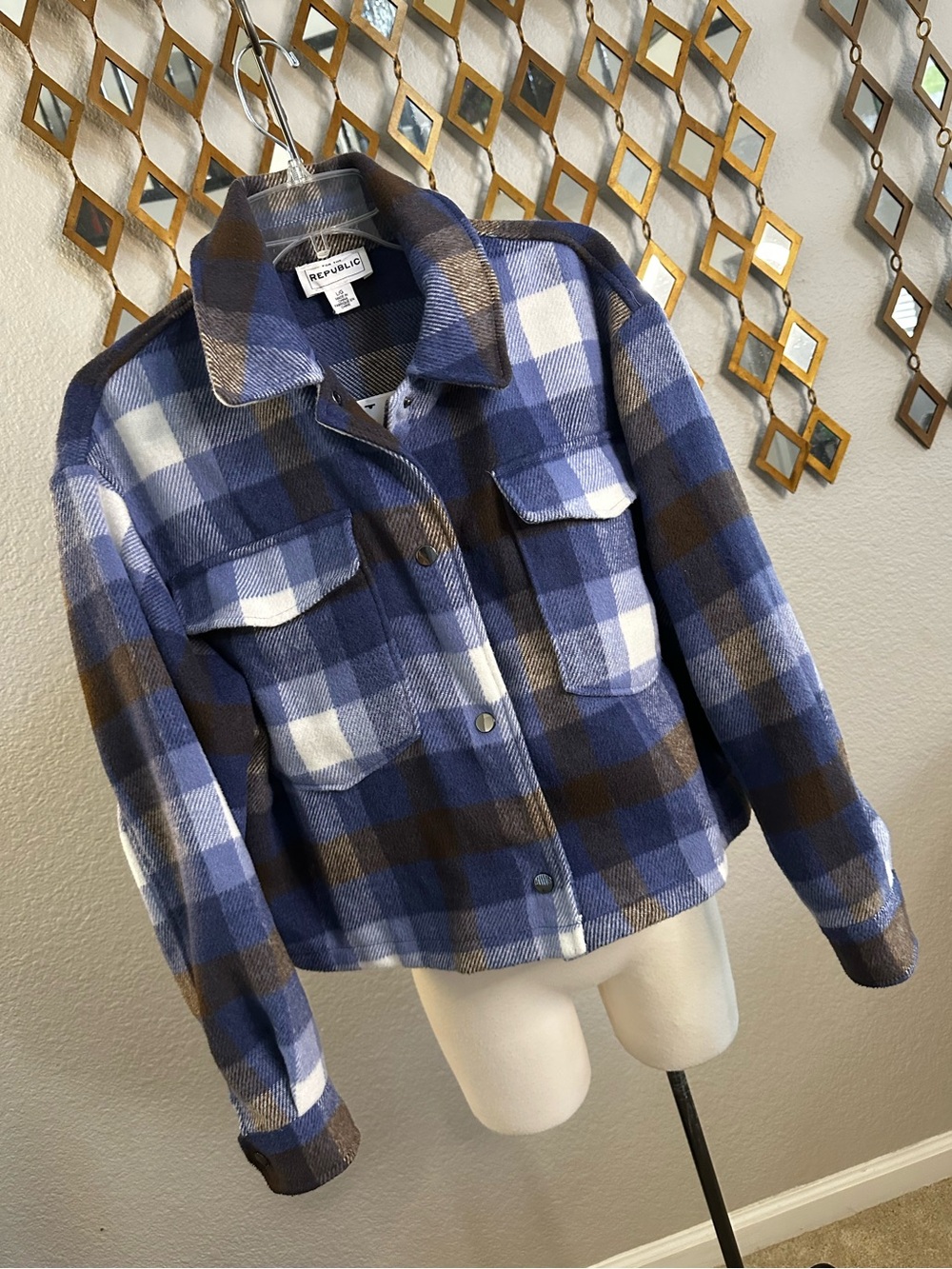 NWT For The Republic Blue Plaid Cropped Shacket Jacket - Size Large